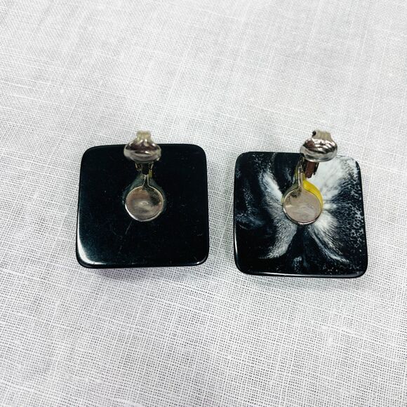 Vintage 80s Earrings Clip On Earrings Black White Marbled Vintage Modern Chunky - Picture 4 of 6